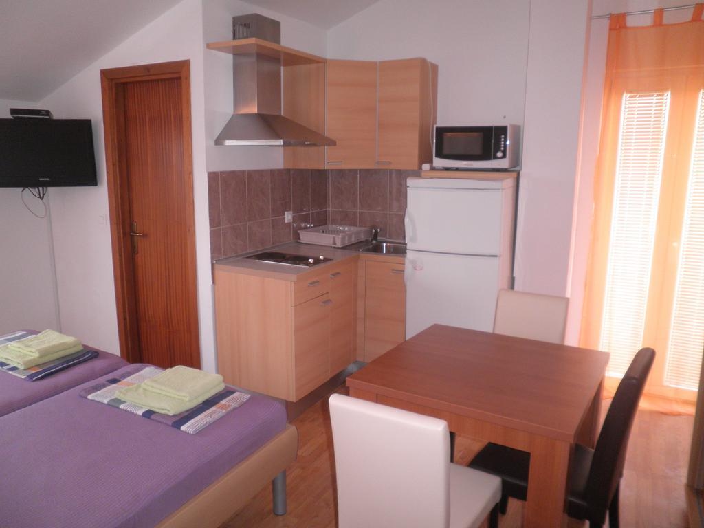 Apartments Muic Tisno Rum bild