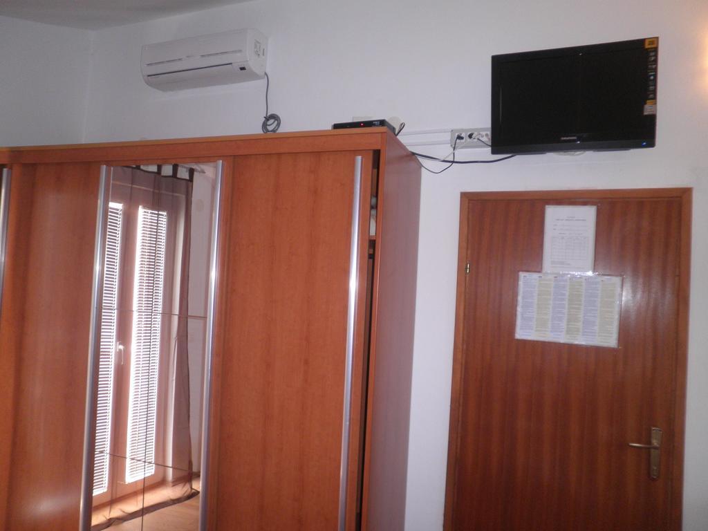 Apartments Muic Tisno Rum bild